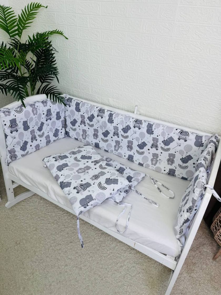 ❤ Бортики-суцільні на 4 боки ліжка, на завʼязках. Принт - Ведмедик з веселками сірий (#1353147) ✓ Anna Konvert