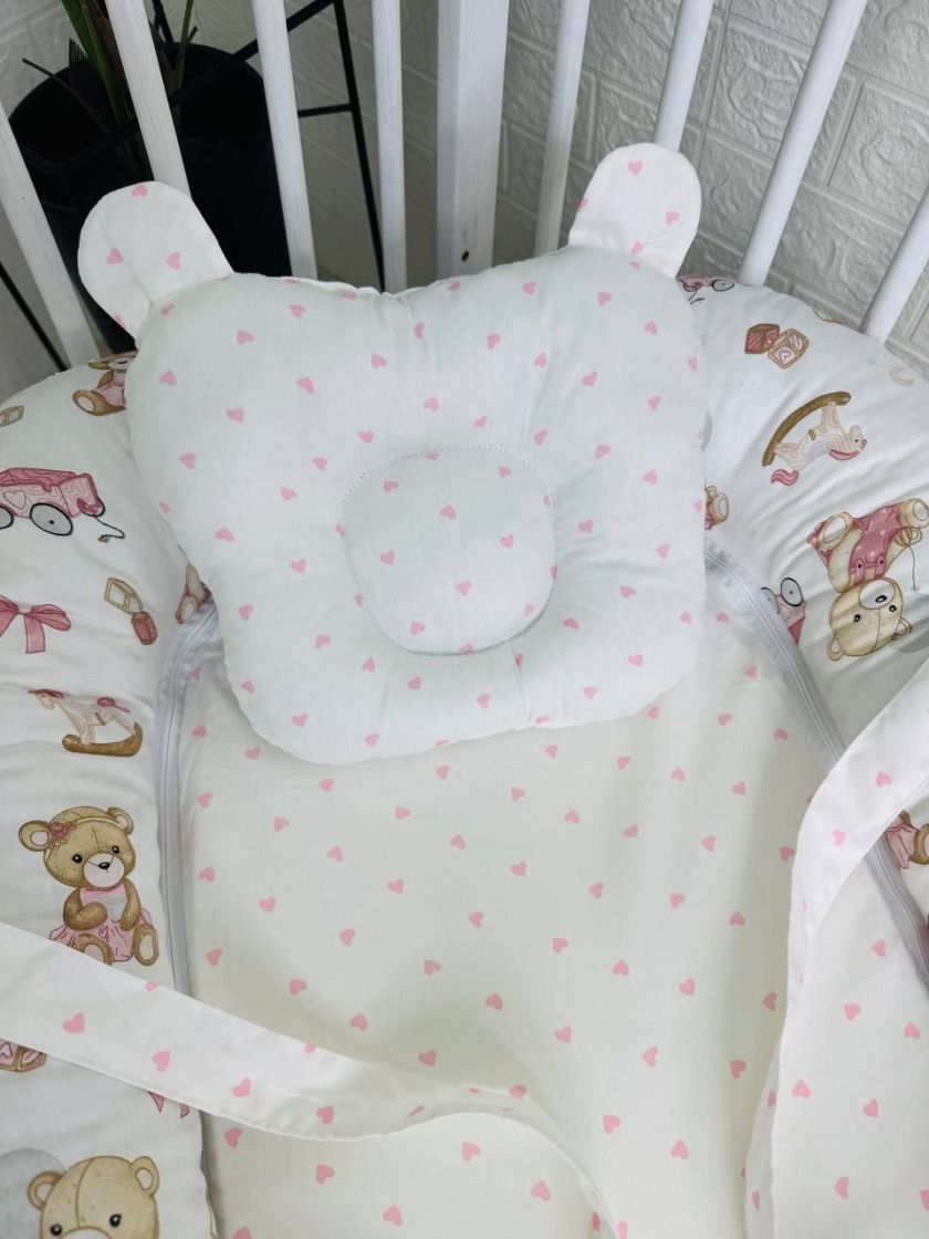 ❤ Кокон-гніздечко з ручками. Принт - Ведмеді іграшки з рожевими сердечками (#93575718) ✓ Anna Konvert