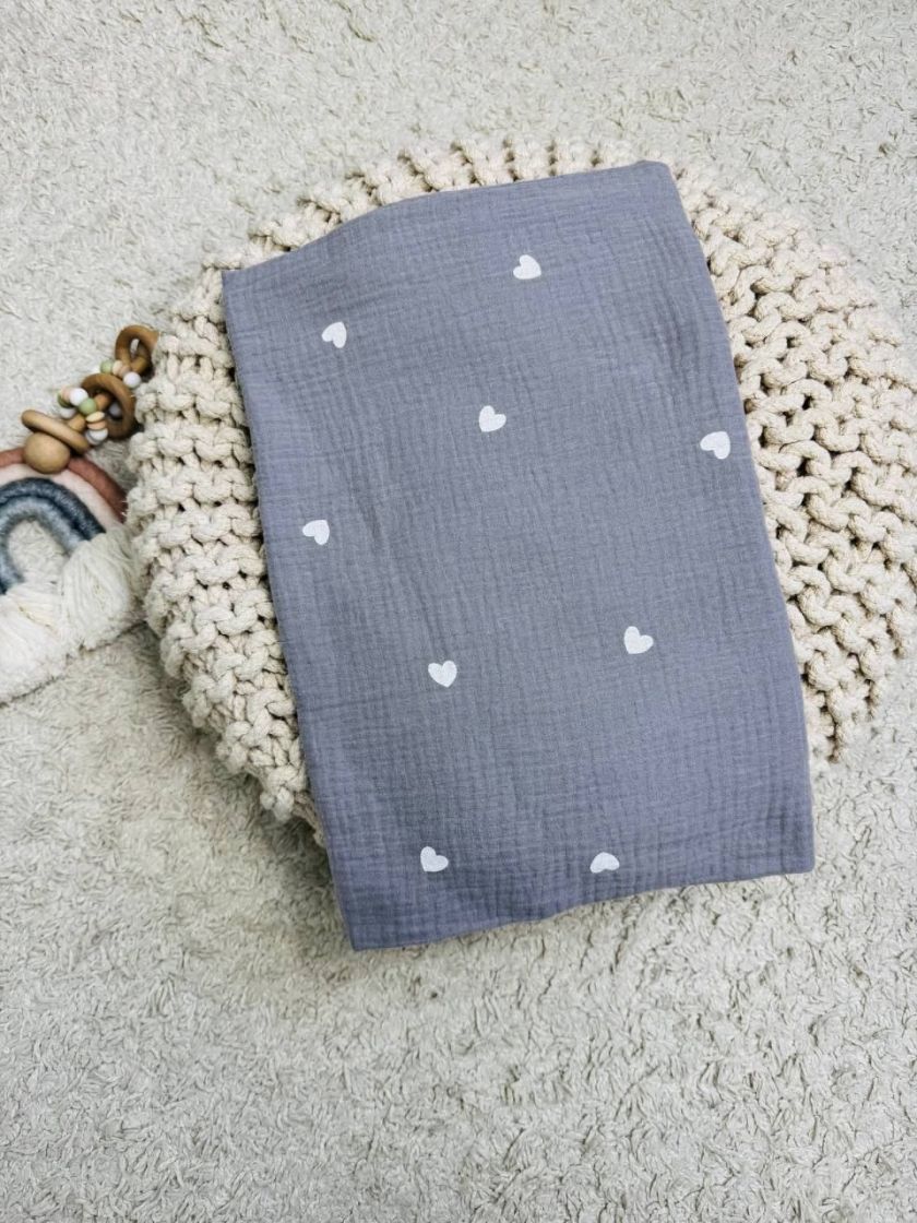 ❤ Пелюшки муслінові чотирьохшарові, жатка. Принт - Сердця білі на сірому. Розмір - 90*135см (#7383660) ✓ Anna Konvert