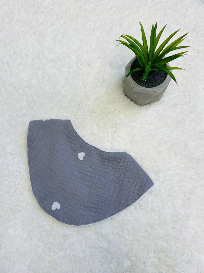 ❤ Слюнявчик, нагрудник мусліновий, непромакаючий. Принт - Серця на сірому (#32985581) ✓ Anna Konvert