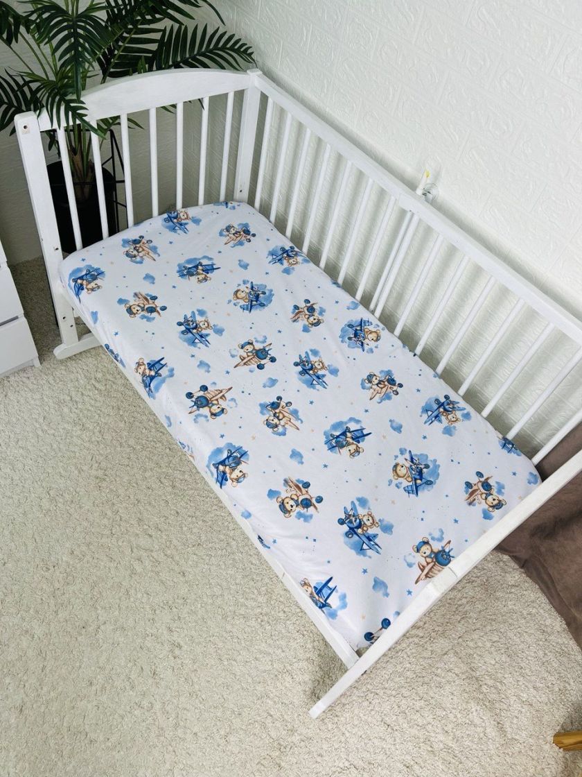 ❤ Простирадло у ліжко бавовняне, на матрац 120 на 60см. Принт - Ведмедик в блакитному літачку (#3007304) ✓ Anna Konvert